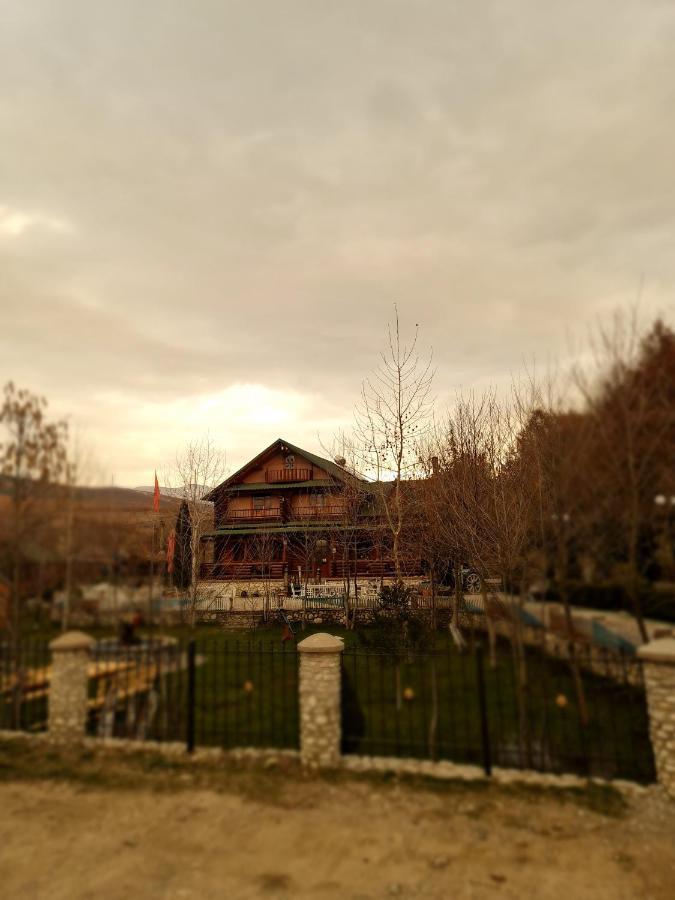 Hotel Sofra Kolonjare Agroturizem à Erseke Extérieur photo
