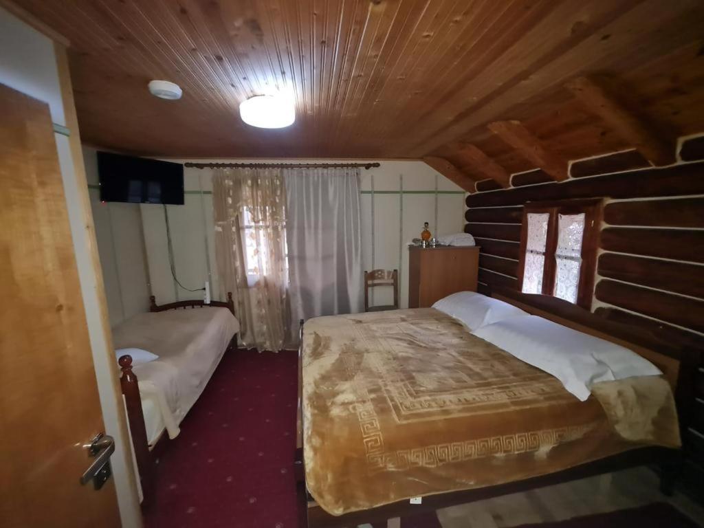 Hotel Sofra Kolonjare Agroturizem à Erseke Extérieur photo