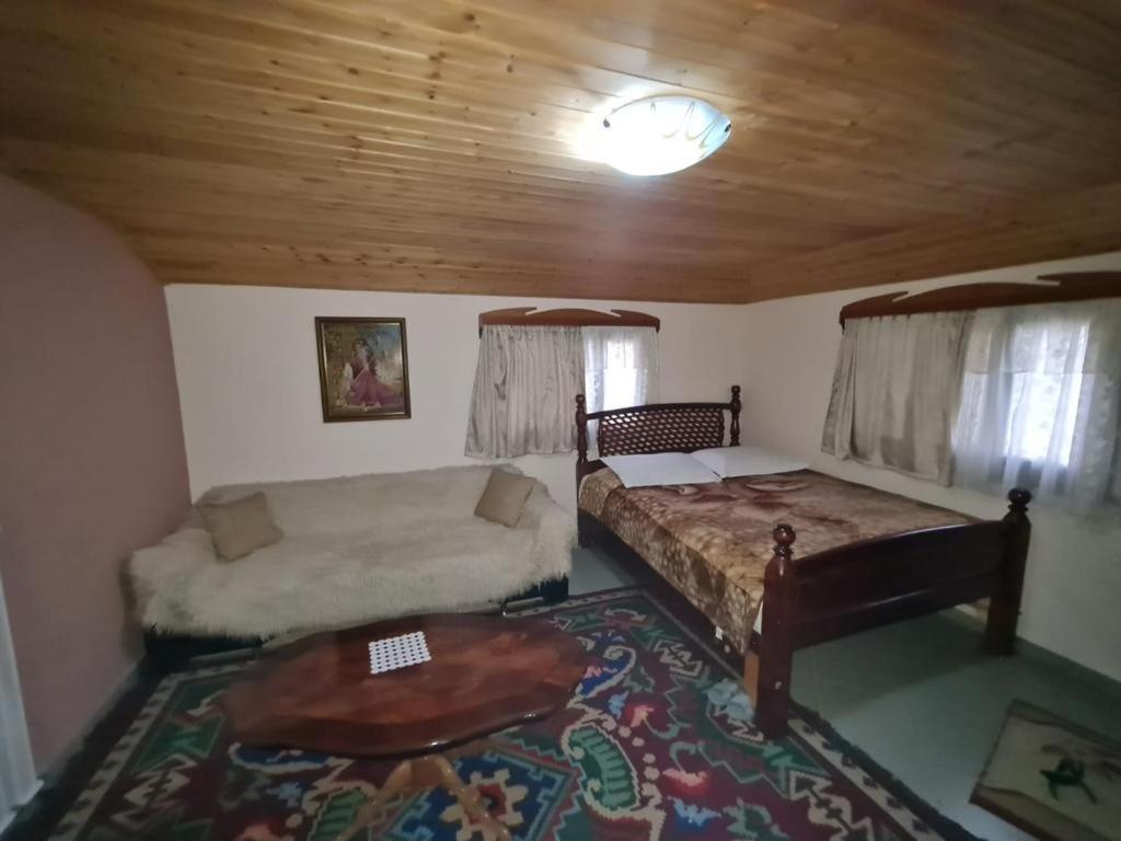 Hotel Sofra Kolonjare Agroturizem à Erseke Extérieur photo